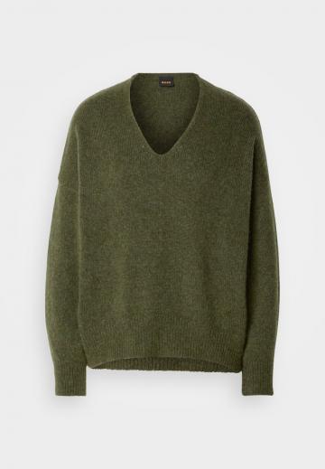 Длинный пуловер