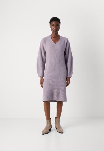 Вязаное платье