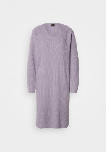 Вязаное платье