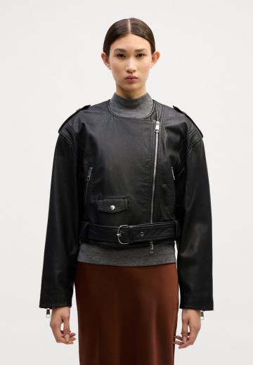 Короткая куртка