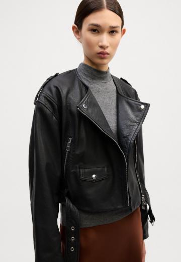 Короткая куртка