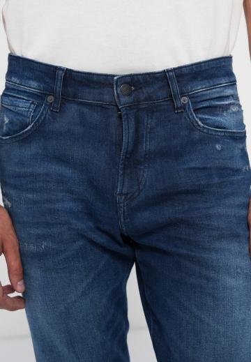 Прямые джинсы