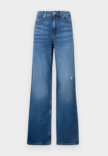 Прямые джинсы