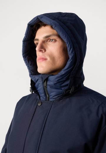 Зимняя куртка