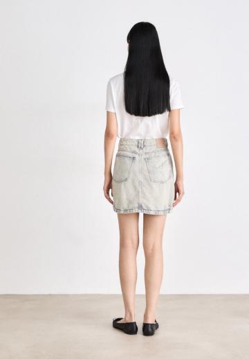 Юбка с накладными карманами