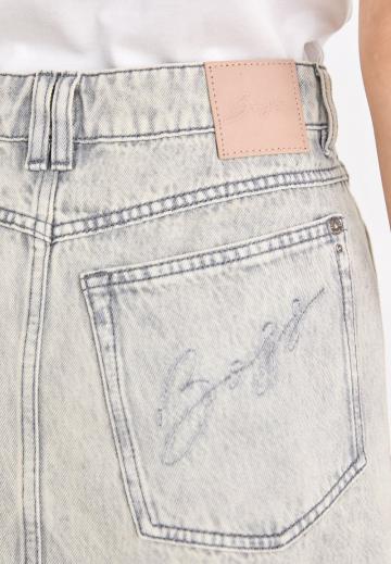 Юбка с накладными карманами