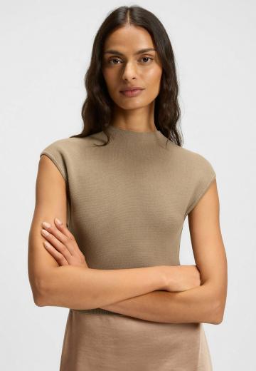 Вязаное платье