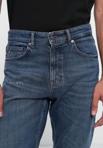 Прямые джинсы