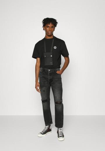 Прямые джинсы