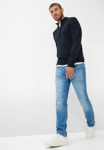 Узкие джинсы