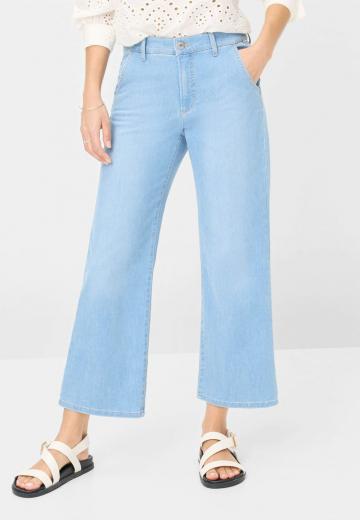 Короткие джинсы