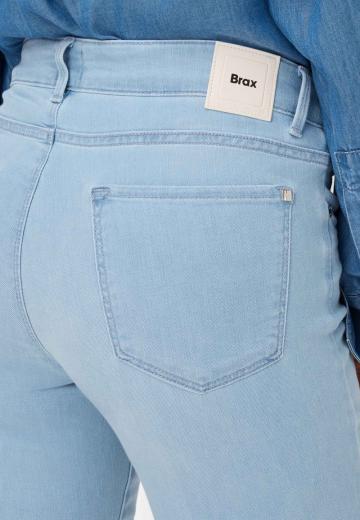 Клешеные джинсы