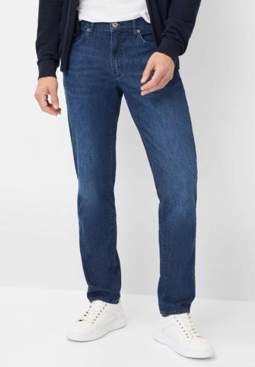 Узкие джинсы