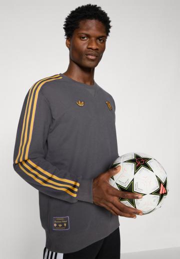 Спортивная кофта