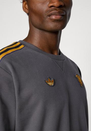 Спортивная кофта