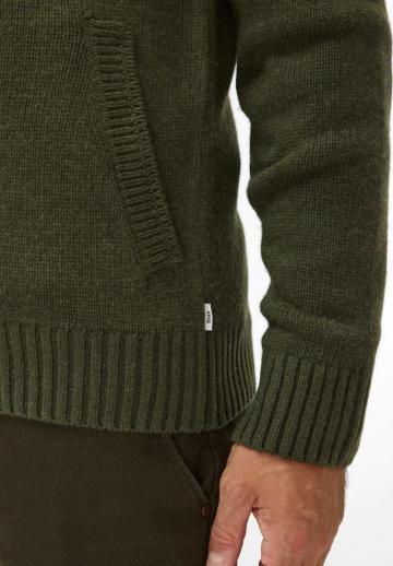 Вязаная кофта