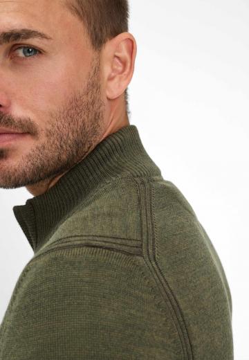 Вязаная кофта