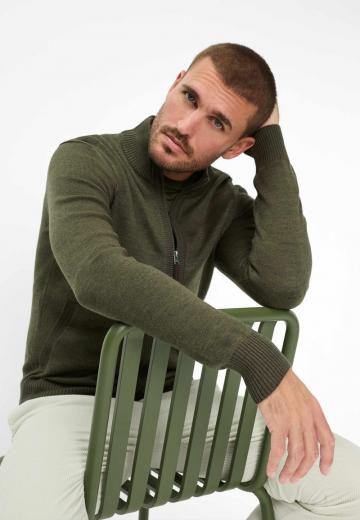 Вязаная кофта