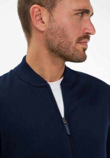 Вязаная кофта