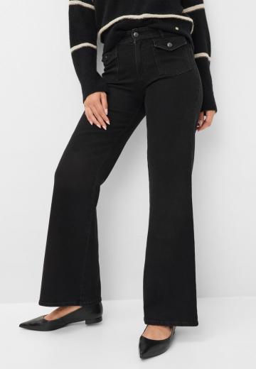 Клешеные джинсы