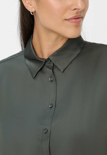 Атласная блузка