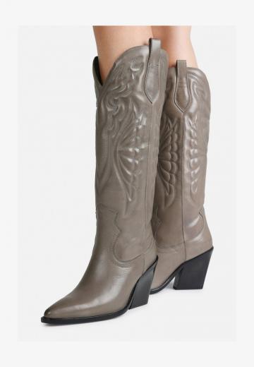 Ковбойские сапоги