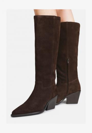 Высокие сапоги