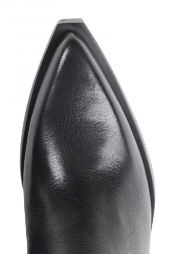 Высокие сапоги