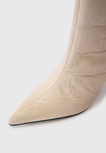 Высокие сапоги