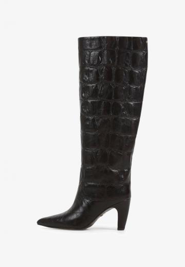 Высокие сапоги