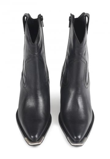 Полусапожки на высоком каблуке