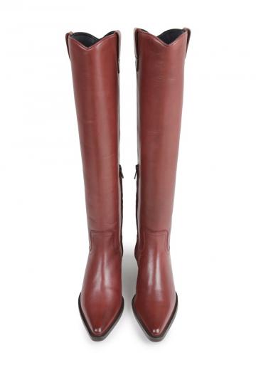 Высокие сапоги