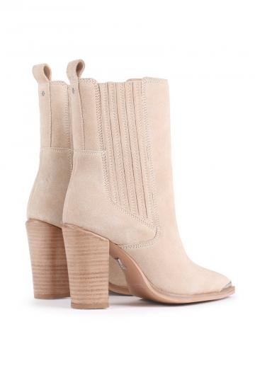 Полусапожки на высоком каблуке