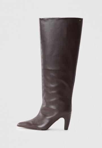 Высокие сапоги