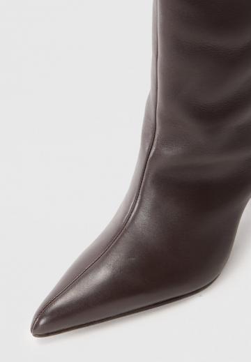 Высокие сапоги