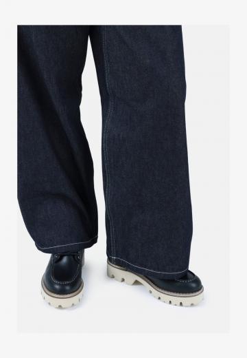 Ботинки на шнуровке