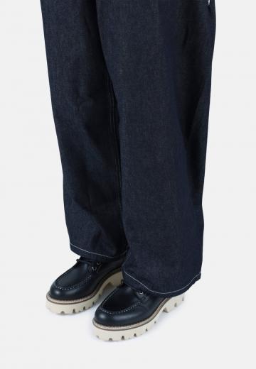 Ботинки на шнуровке