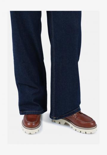 Ботинки на шнуровке