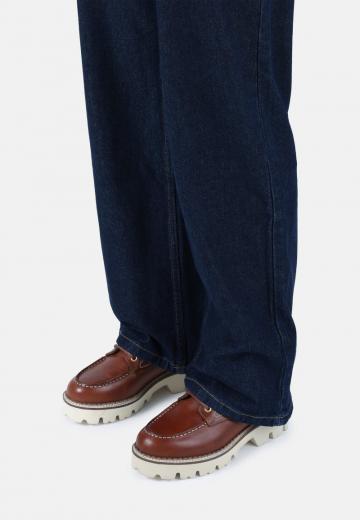 Ботинки на шнуровке