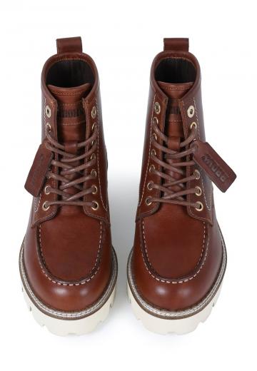 Ботинки на шнуровке