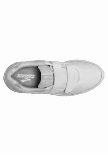 Походные кроссовки