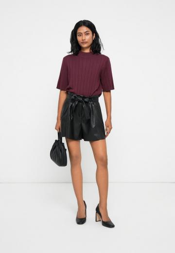 Пуловер с коротким рукавом