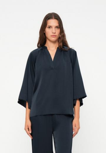 Атласная блузка