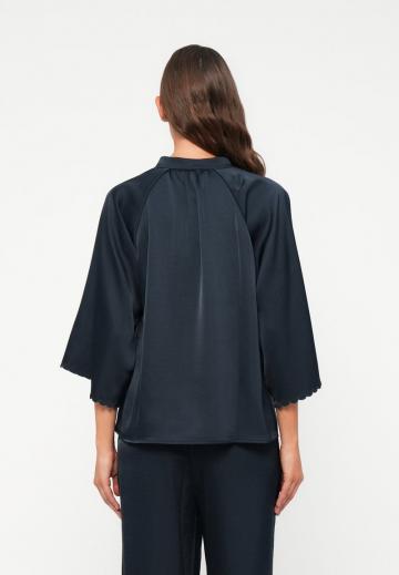 Атласная блузка