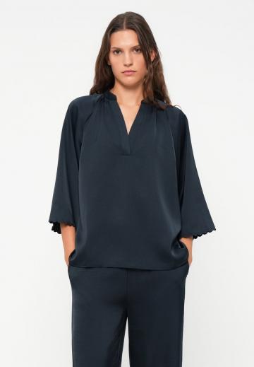 Атласная блузка