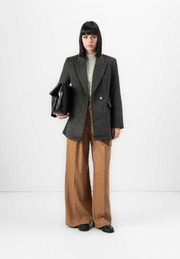 Длинный блейзер