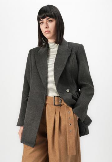 Длинный блейзер