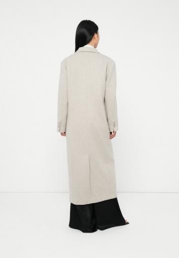 Шерстяное пальто