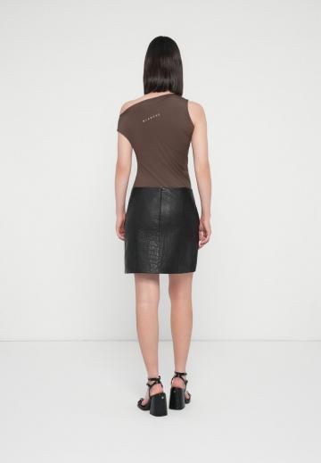 Юбка с накладными карманами