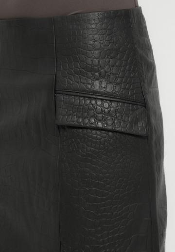 Юбка с накладными карманами